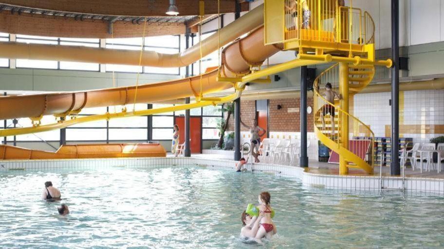 Knus Boomstamhuisje Op De Schatberg - Nabij Toverland Sevenum Eksteriør billede
